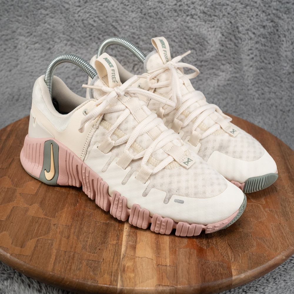 Nike Free Metcon 5 Shoes Sneakers Womens Size 7 Sail Pink Training DV3950-102